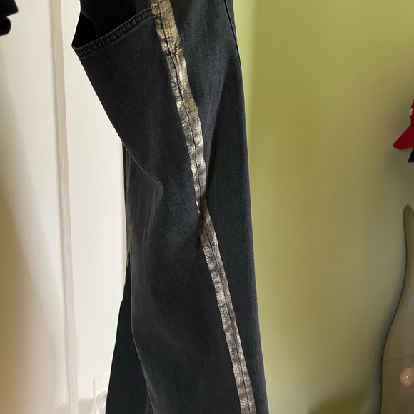 Rachel Roy denim with fun metallic slimming band. 32 skinny - Picture 2 of 7